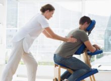ghế massage cho người bị đau lưng