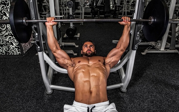 Tập Bench-press tăng vòng 1 cho nam